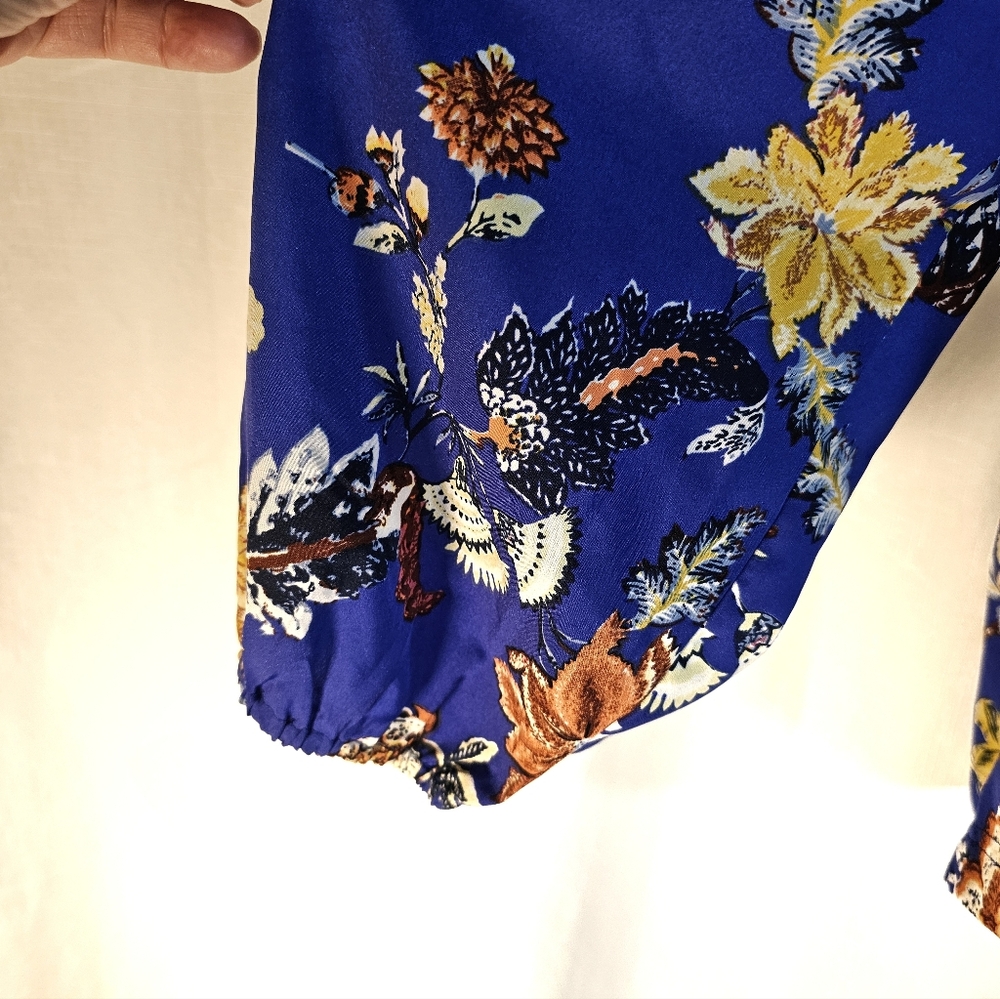 2/$20 Jaquline Design Studio 3X Keyhole Neck Floral Top - Picture 6 of 7